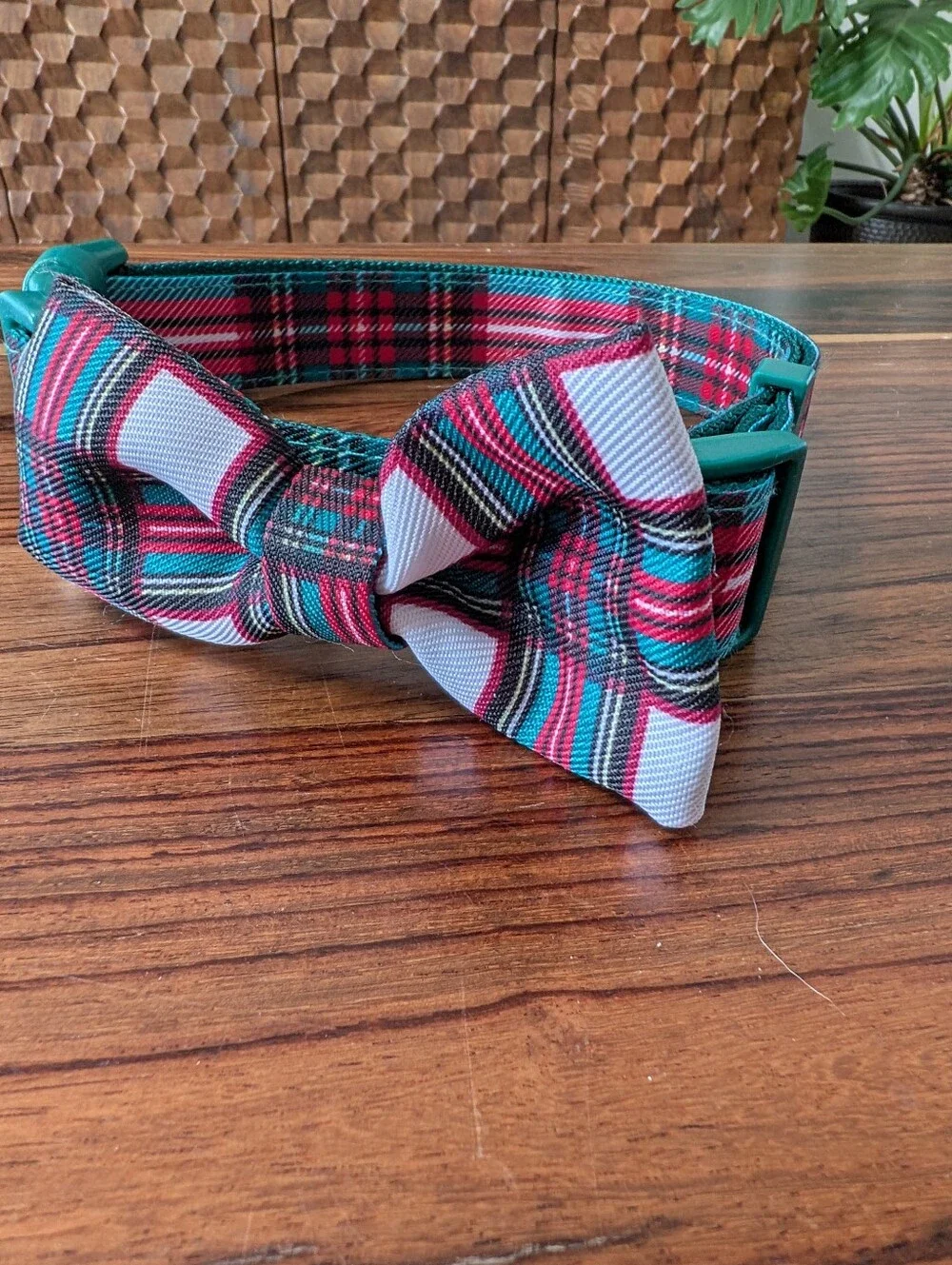 Maxbone Plaid Bow Tie Dog Collar Green Red Holiday Size Large